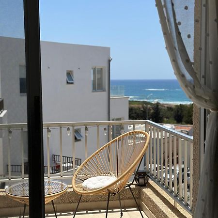 Sea View Apartment Near The Beach Pafos Exterior foto