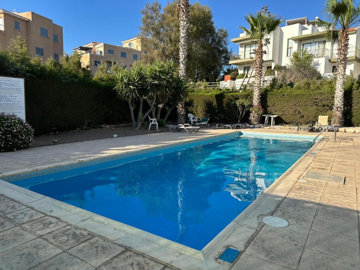 Sea View Apartment Near The Beach Pafos Exterior foto