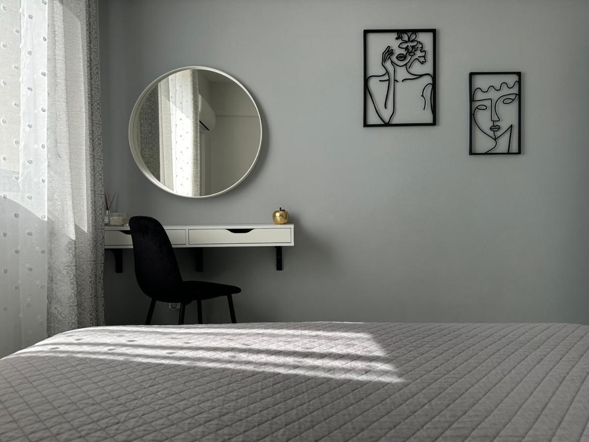 Sea View Apartment Near The Beach Pafos Exterior foto