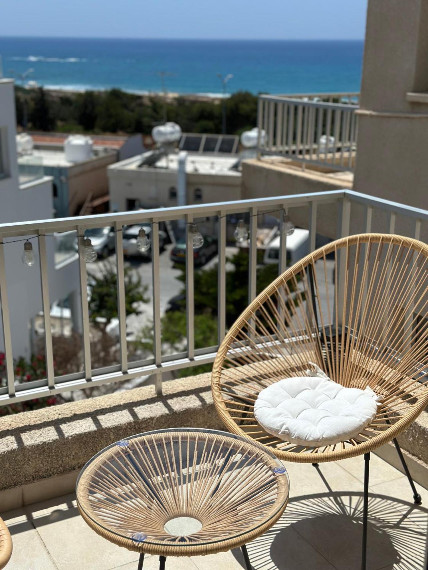 Sea View Apartment Near The Beach Pafos Exterior foto